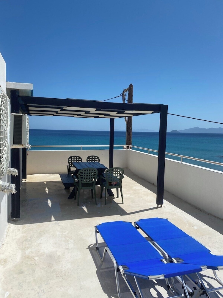 Annoula Studio & Apartments