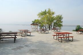 Crescent Bar RV Resort