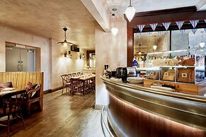 The Abergavenny Hotel