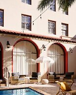 Pasadena Hotel & Pool