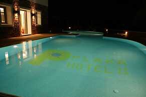 Plaka Hotel II