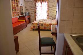 Plaka Hotel II