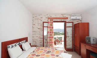 Plaka Hotel II