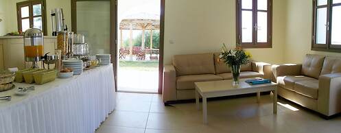 Plaka Hotel II