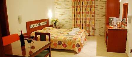 Plaka Hotel II