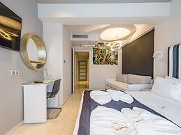 Alpha Luxury Suites