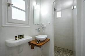 Ostria Hotel