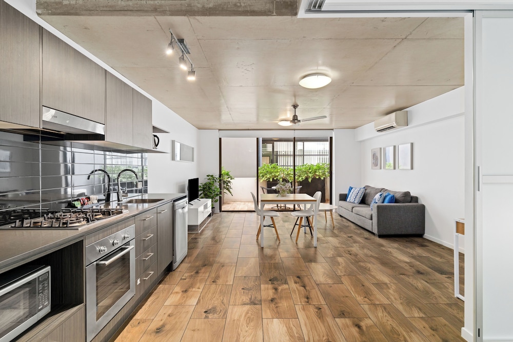 Direct Collective - Pavilion and Governor on Brookes