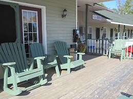 Briarwood Coastal Cottages & Lodge