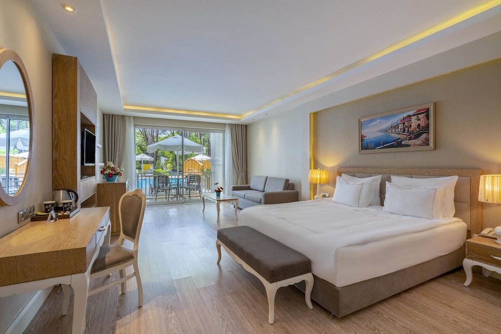 Bellis Deluxe Hotel