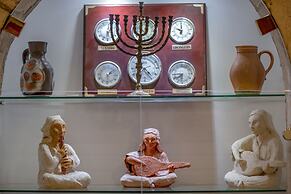 The Sephardic House