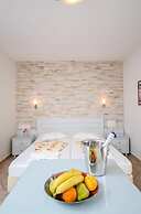 Plaka Hotel I