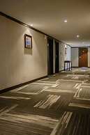 Cloud Hotel & Suites