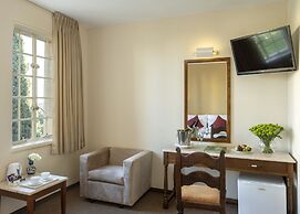 YMCA Three Arches Hotel