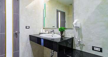42C The Chic Hotel
