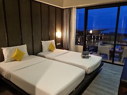 LaLune Beach Resort