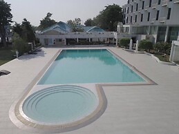 Suntara Wellness Resort & Hotel