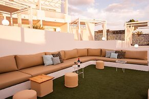Aequora Lanzarote Suites