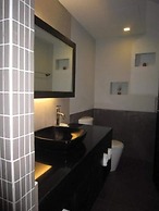 Chidlom Resort