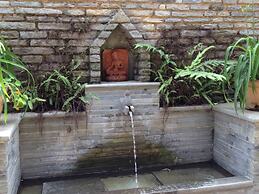 Vardan Resort n' Apartment