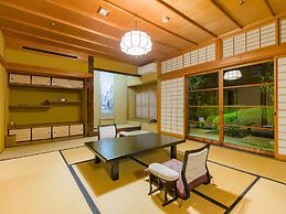 Hagi No Yado Tomoe