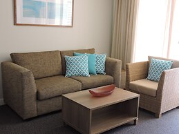 BASE Holidays - Ettalong Beach Premium Apartments
