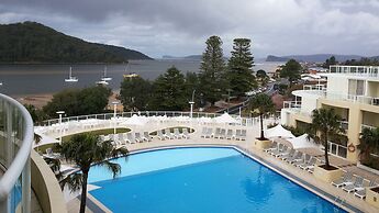 BASE Holidays - Ettalong Beach Premium Apartments