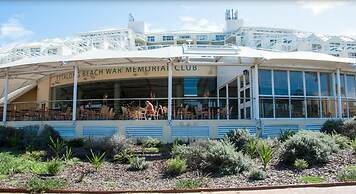 BASE Holidays - Ettalong Beach Premium Apartments