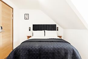 Cambridge House Hotel