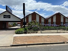 Melton Motor Inn & Apartments