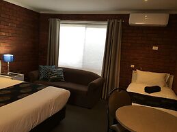 Melton Motor Inn & Apartments