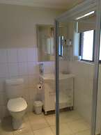 Melton Motor Inn & Apartments