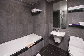 Hotel Leo