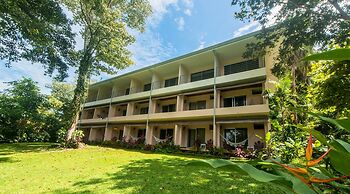 Karahe Beach Hotel