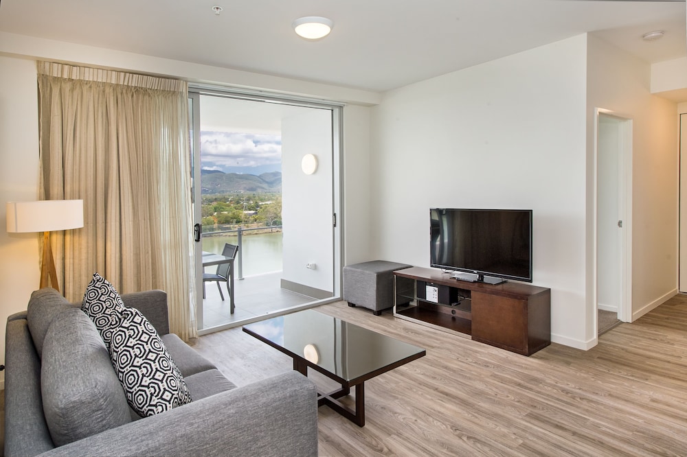Empire Apartment Hotel