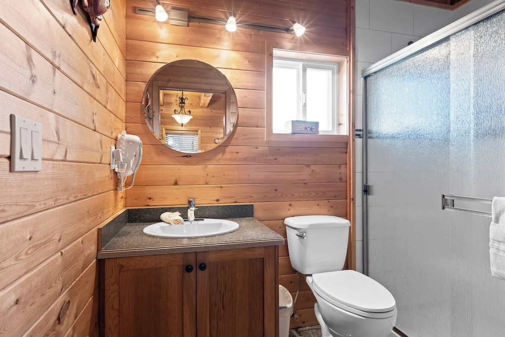 Wild Pacific Waterfront Cabins