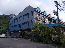 Seabox Khaolak Hostel