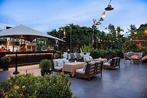 Lynnaya Urban River Resort