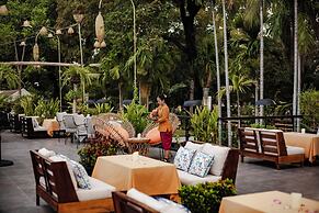 Lynnaya Urban River Resort