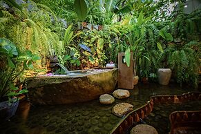 Lynnaya Urban River Resort