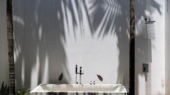 Lynnaya Urban River Resort