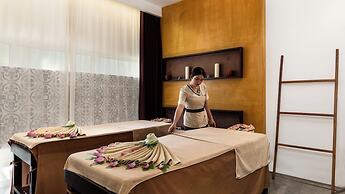 Lynnaya Urban River Resort