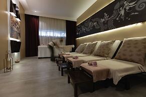 Lynnaya Urban River Resort