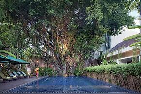 Lynnaya Urban River Resort