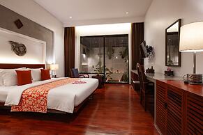 Lynnaya Urban River Resort