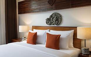 Lynnaya Urban River Resort