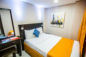 Jade Hotel & Suites