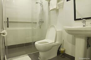 Jade Hotel & Suites