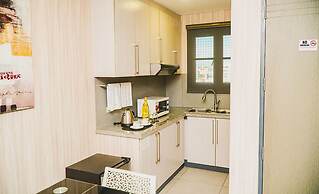 Jade Hotel & Suites