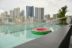 Jade Hotel & Suites